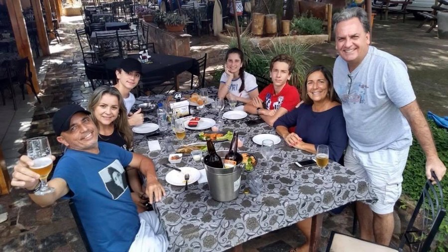 Tarde deliciosa com minha família no Restaurante Aeroporto. Tim Tim!