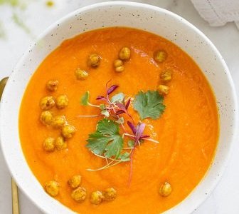 Crema de boniato y zanahoria con leche de coco