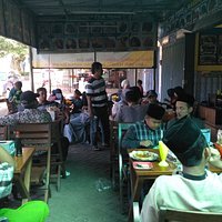Melayani u rombongan prasmanan dan nasi kotak