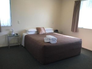 Room & Suite