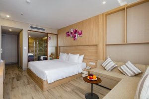 Room & Suite