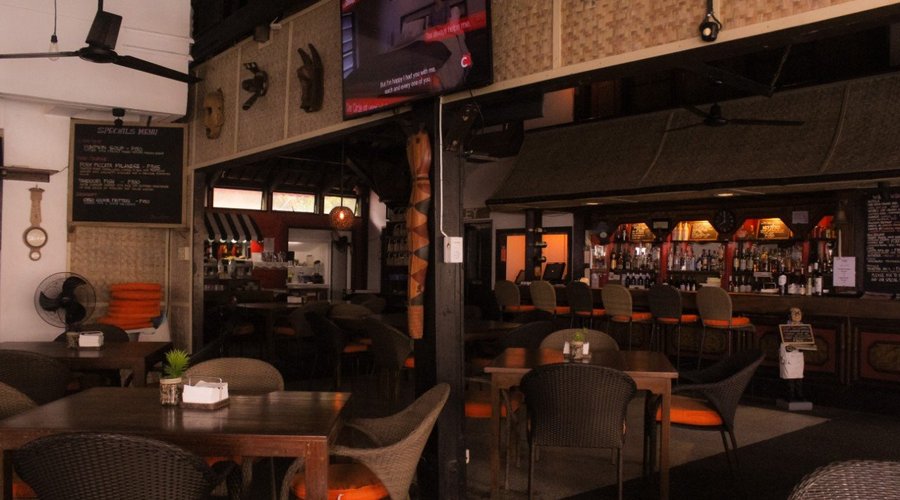 Bar/Resto area with Big Screen TVs
