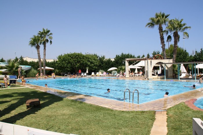 UNAHOTELS Regina Bari Pool: Pictures & Reviews - Tripadvisor