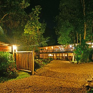 safari lodges in uganda