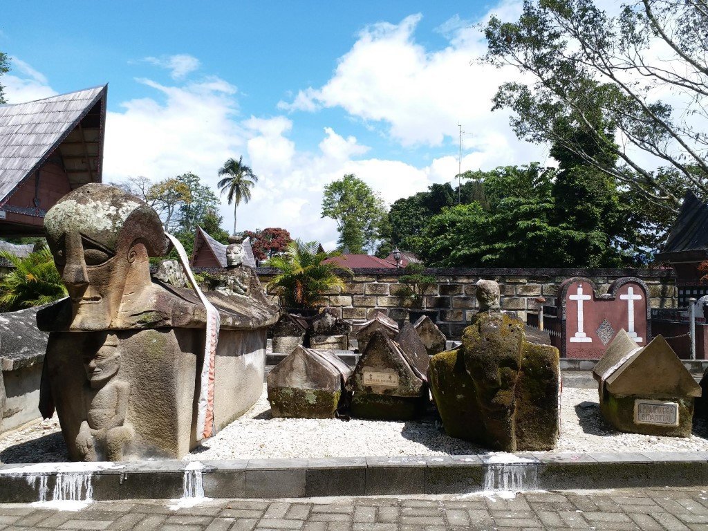 Tomb of the Sidabutar Kings, Samosir Island