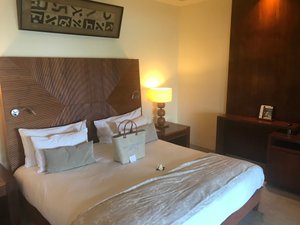Room & Suite
