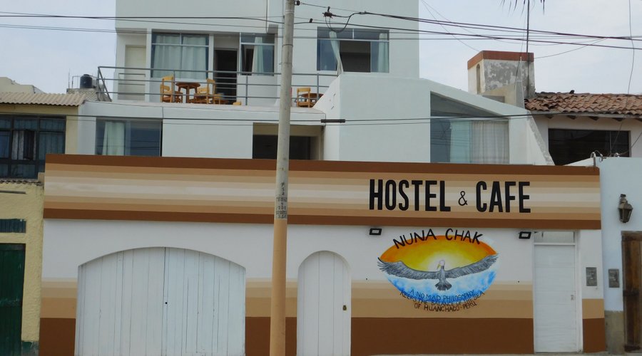 Frontis de nuestro nuevo Hostel & Café Nuna Chak