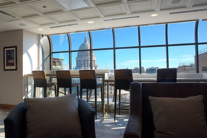 Madison Concourse Hotel and Governor's Club – Concierge: Fotos und ...