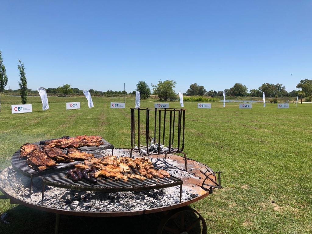 Howard Johnson Hotel & Convention Center Ezeiza Restaurant: Pictures & Reviews - Tripadvisor
