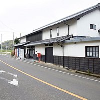 100年以上続く老舗の百年蔵。