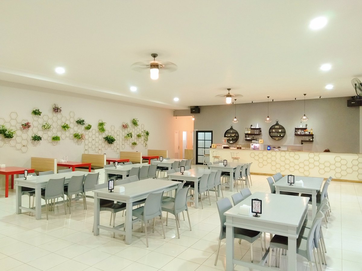 PIZZA BUNDA FAFA, Probolinggo - Restaurant Reviews, Phone Number & Photos -  Tripadvisor