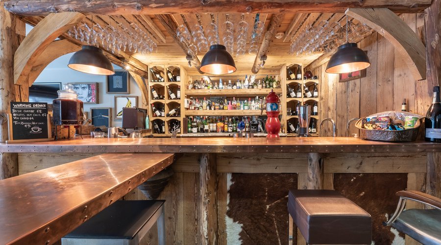Bar - perfect for apres ski time!
