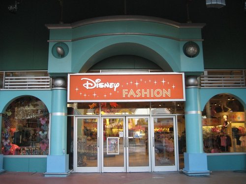 WDS000203 Disney Visiter la boutique DisneyMontre 