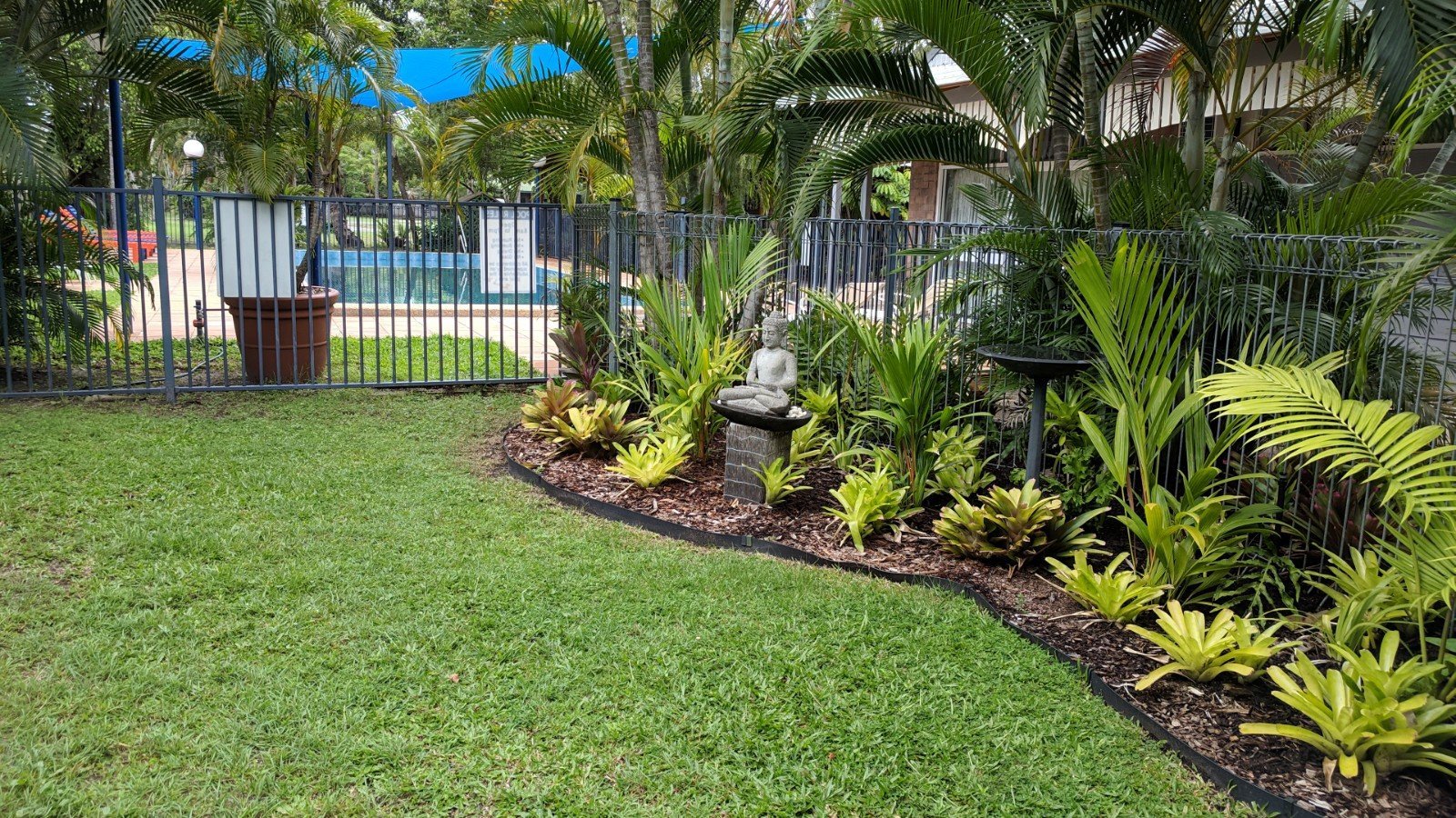 Pandanus Caravan Park by null