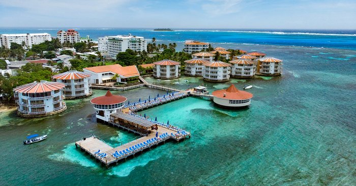 Fotos y opiniones del bar o salón del Decameron Aquarium - Tripadvisor