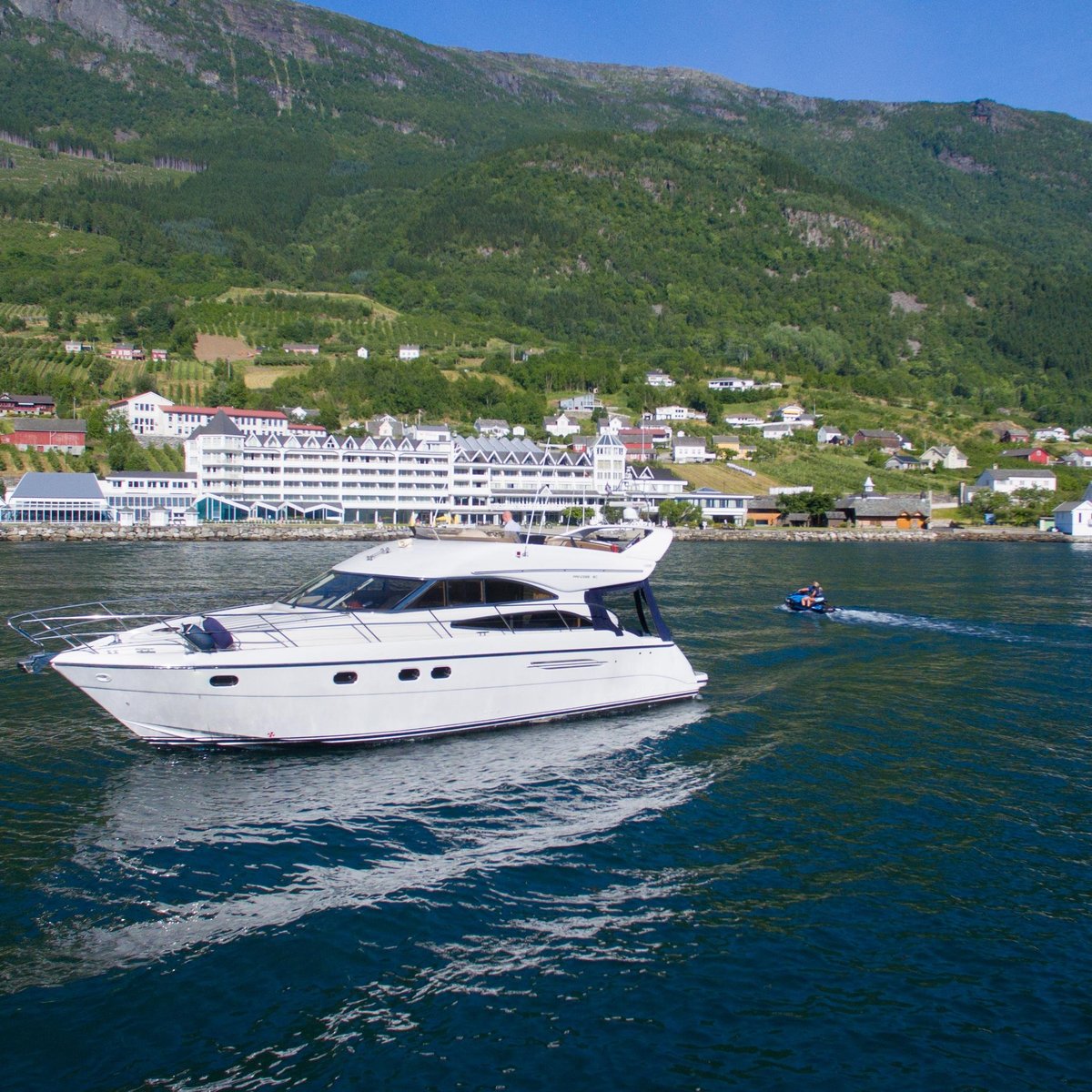 Scenic cruising Hardangerfjord