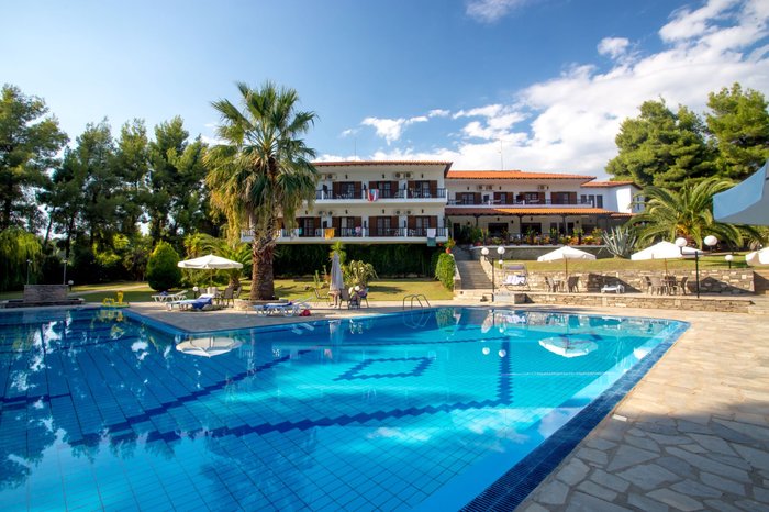 MARIA'S HOUSE HOTEL - Prices & Lodge Reviews (Metamorfosi, Halkidiki ...