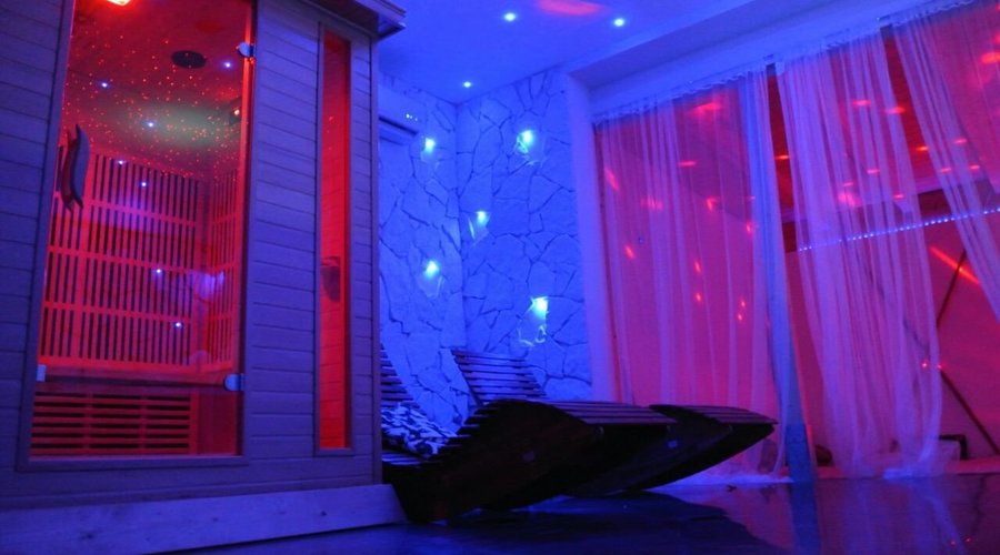 Spa riservata , sauna e lettini relax sala spa Perla