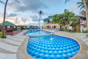 Piscina y playa