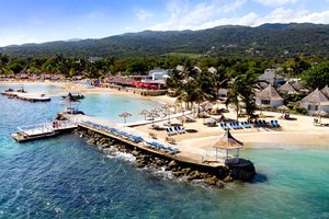 Piscina y playa
