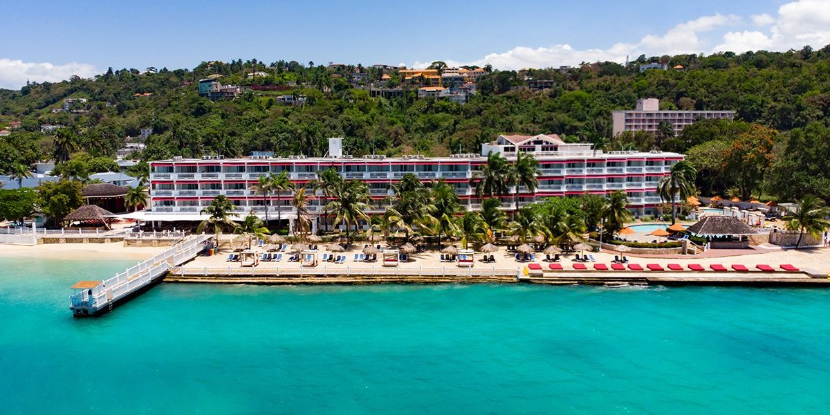 Grand Decameron Cornwall Beach, A Trademark All Inclusive image