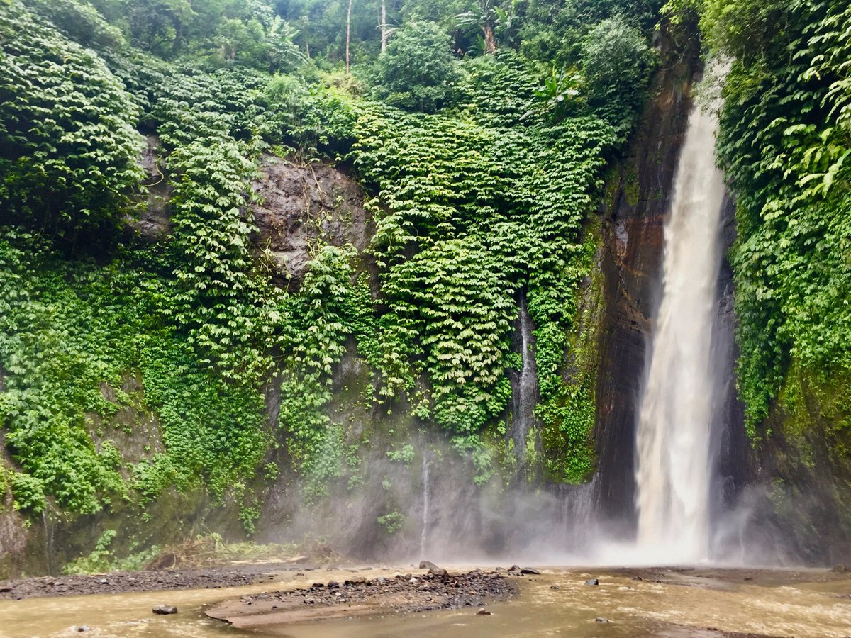 Petualangan di Air Terjun Munduk: Keindahan Bali yang Tak Terlupakan