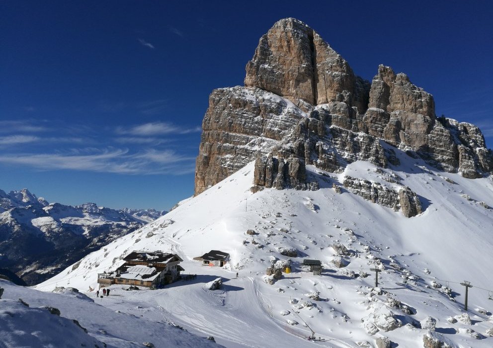 Rifugio Averau by null