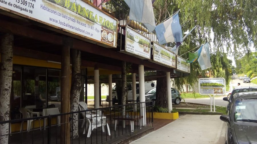 Es la entrada del hotel