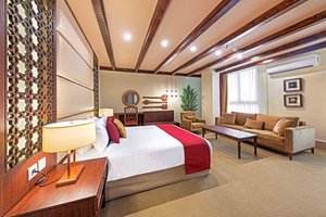 Room & Suite