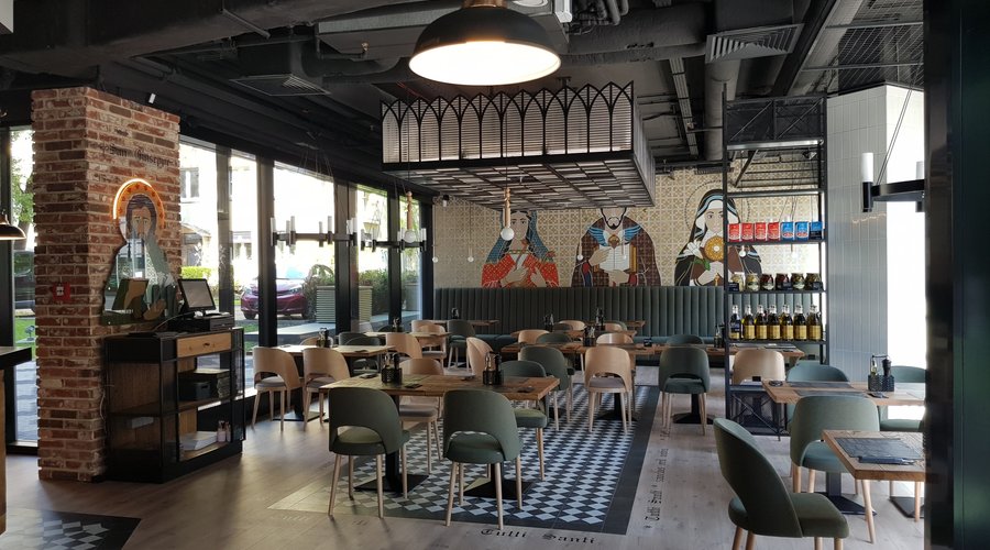 Projekt naszej Restauracji, który tworzyła krakowska firma lsd.studio uzyskał nagrodę Best Shop Concept w 2018 roku!
The design of our restaurant, which was created by the Krakow company lsd.studio, received the Best Shop Concept award in 2018!