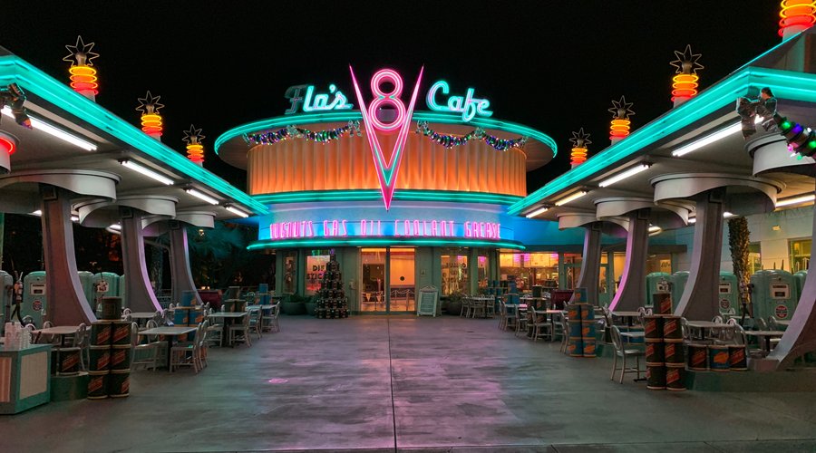 Flo's V8 Cafe