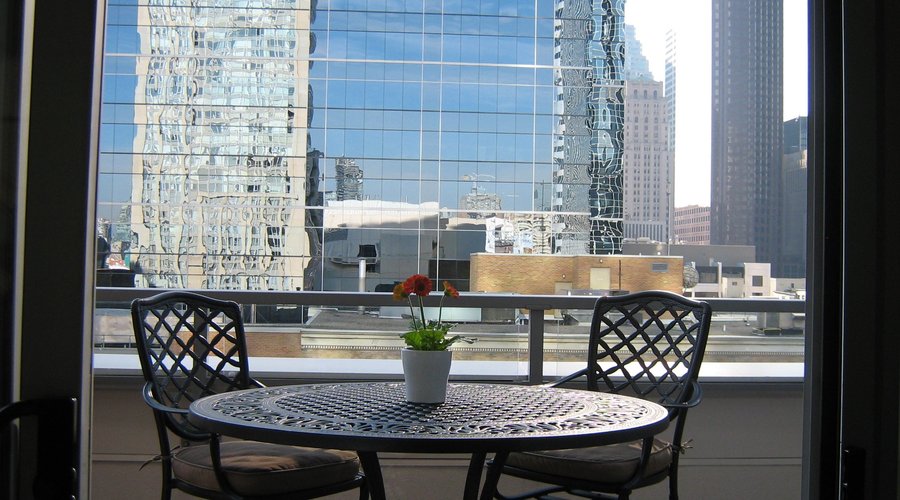 Our Deluxe 2 Bedroom Penthouses offer cityscape views from large open air terraces.  Yonge Suites Penthouse H