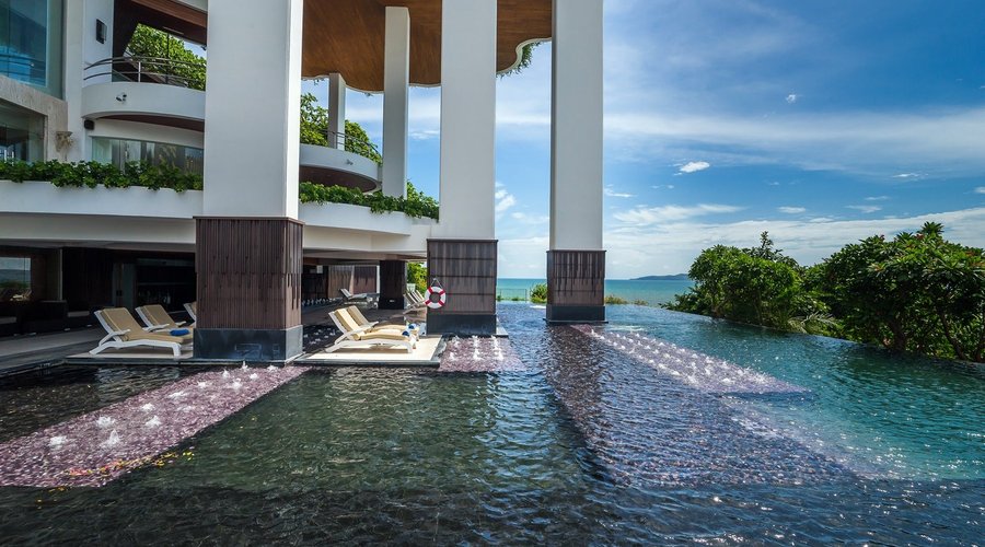 Grand pool 