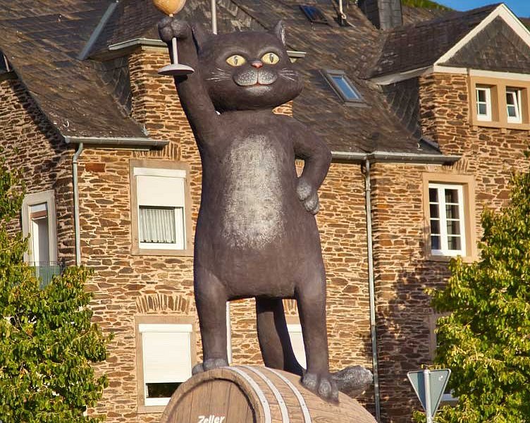 Figur der "Zeller Schwarze Katz" image