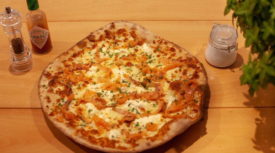 From Italy to Mykonos straight to your plate! The unique Italian crispy pizza base made from authentic Italian flour and the traditional Italian recipe of delicious tomato sauce is a taste not to be missed. The toppings are up to you!