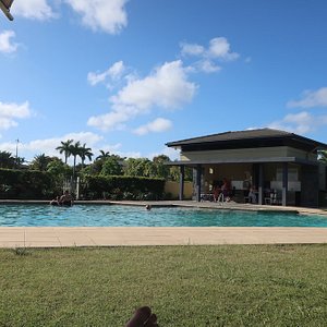 excellent community pool, 15 minutes walking distance, but still within the gated Hope Island Resort