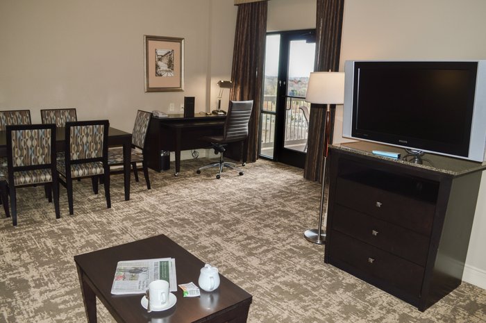 Hilton Dallas/Southlake Town Square Rooms: Pictures & Reviews - Tripadvisor