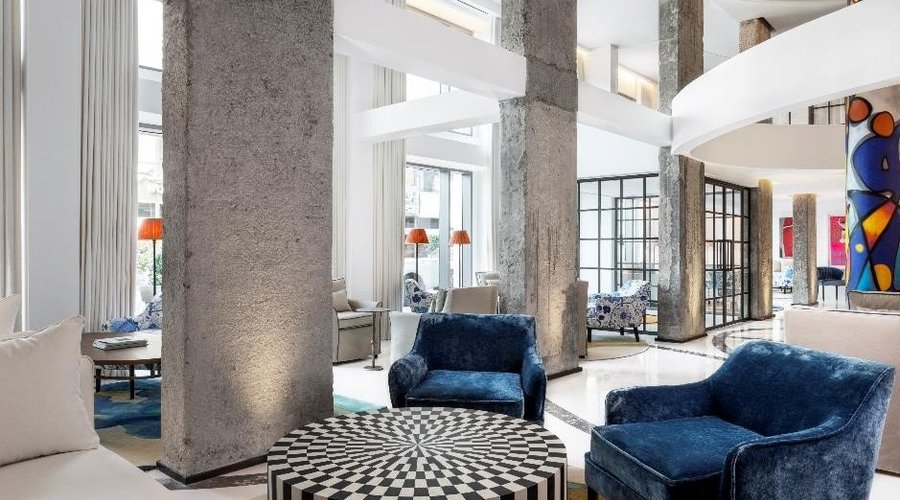 Lobby / Cafe Gray