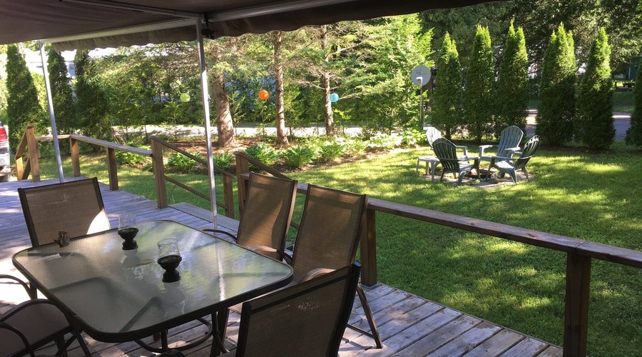 Place familiale , jeux , lac naturel ,belle nature