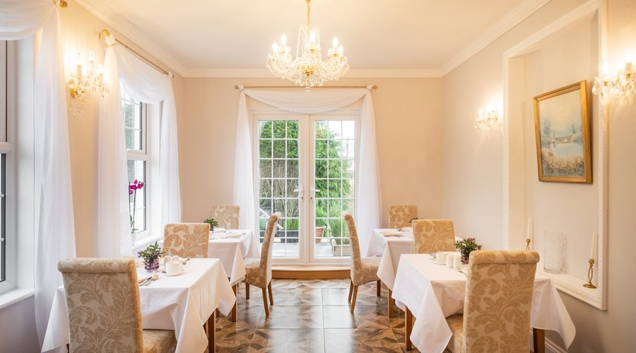 Breakfast Room