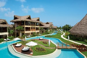 Piscina y playa