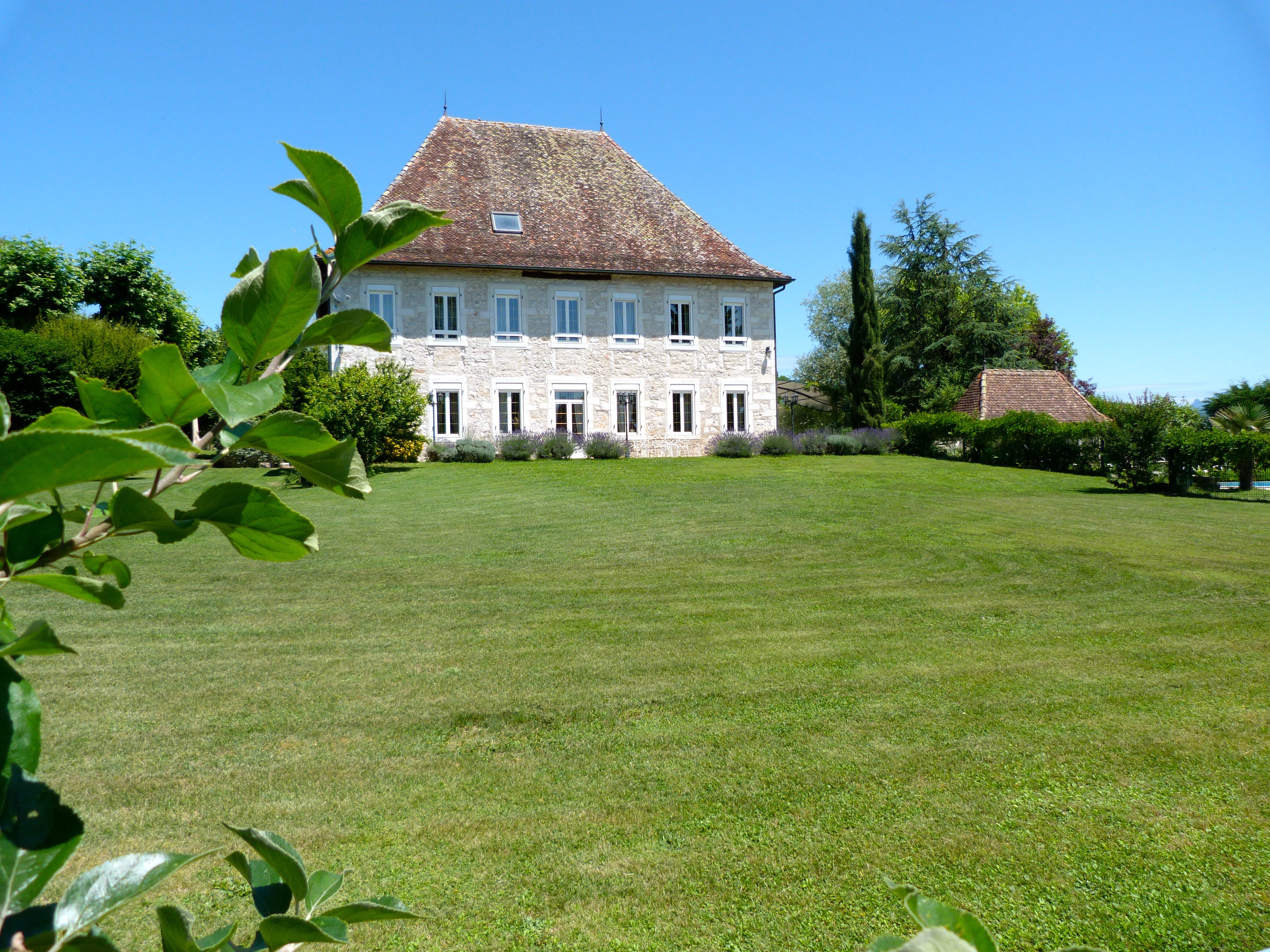 DOMAINE DU MANOIR B&B (Les Avenières) : Tarifs 2024 Et 127 Avis