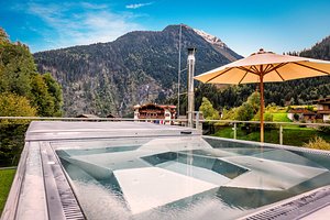 Mountain Resort M&M in Finkenberg, image may contain: Hot Tub, Tub