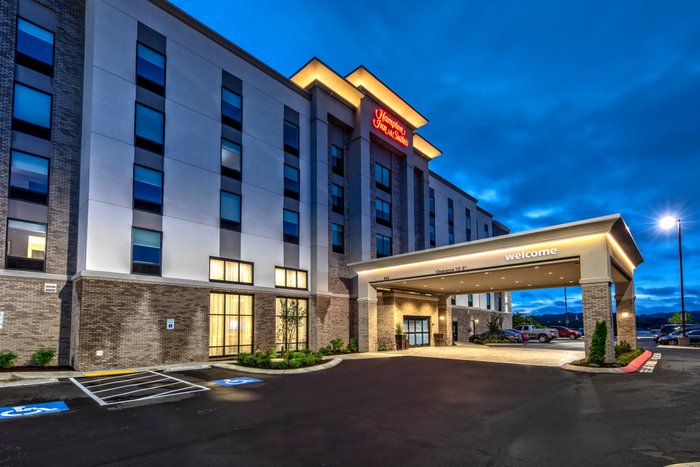 HAMPTON INN & SUITES NASHVILLE/GOODLETTSVILLE $143 ($̶1̶7̶7̶) - Updated ...