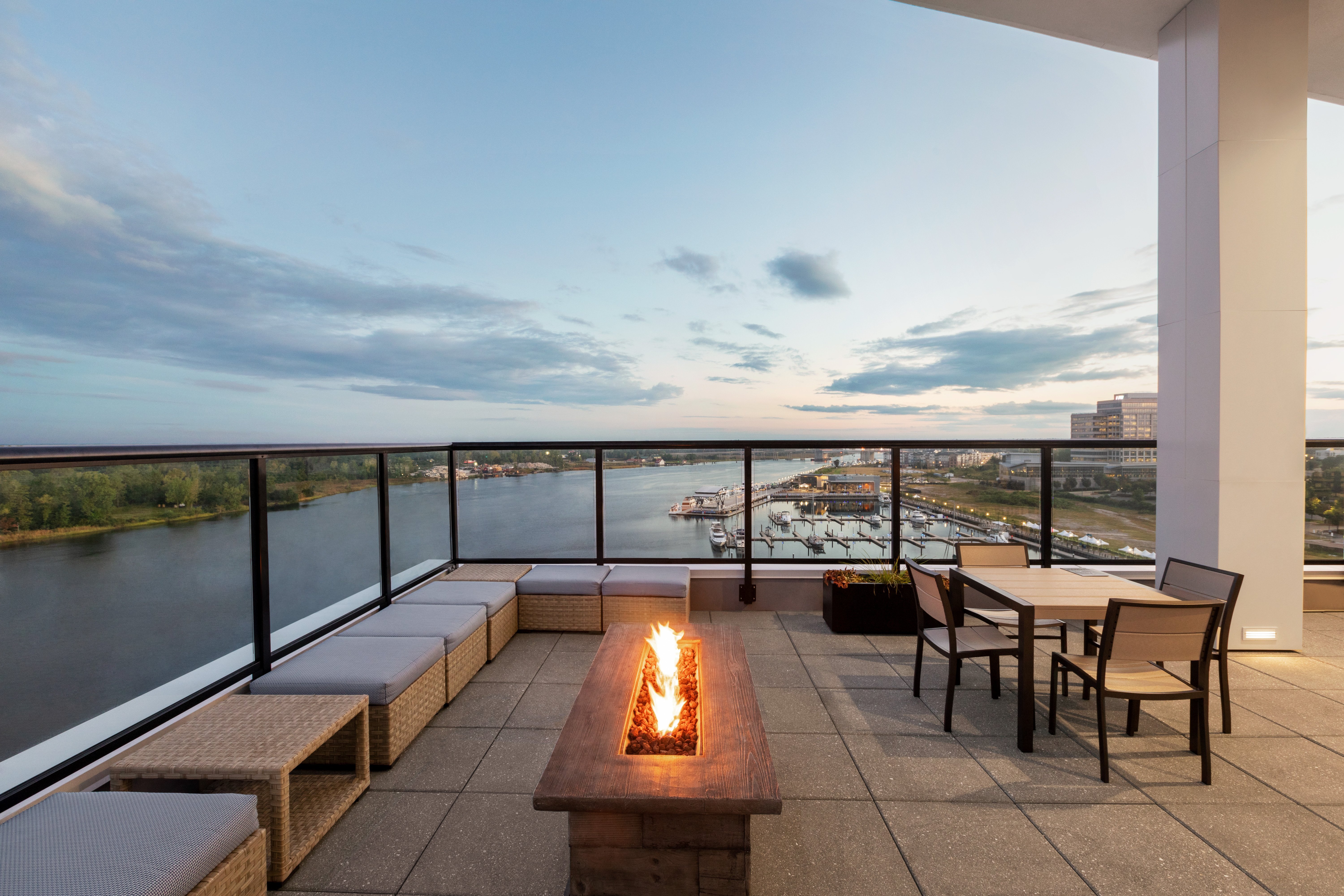 Embassy Suites By Hilton Wilmington Riverfront 2024   Cloud 9 Rooftop Bar 