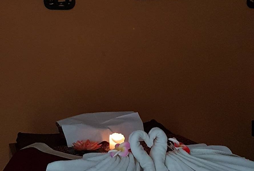 Thai Sumbai Massage image