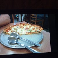 La photo ne rends pas justice La pizza est délicieuse,la meilleure à Montréal