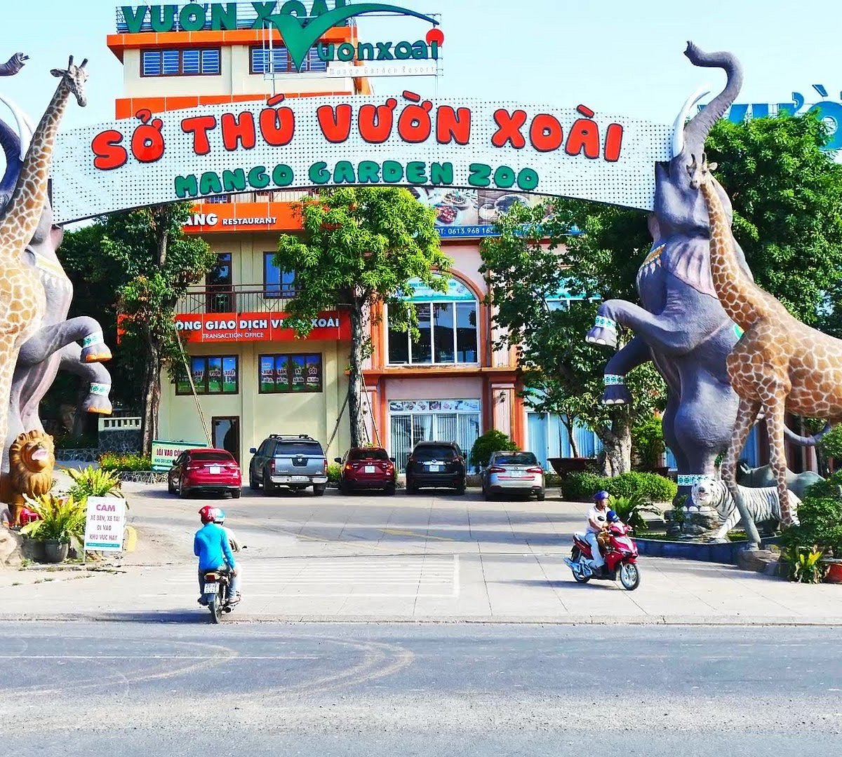 Mango Garden Resort là một trong những khu nghỉ dưỡng đẹp nhất tại Việt Nam. Hình ảnh của khu vườn xoài đầy màu sắc sẽ đem lại cho bạn cảm giác thư giãn và không gian yên tĩnh. 