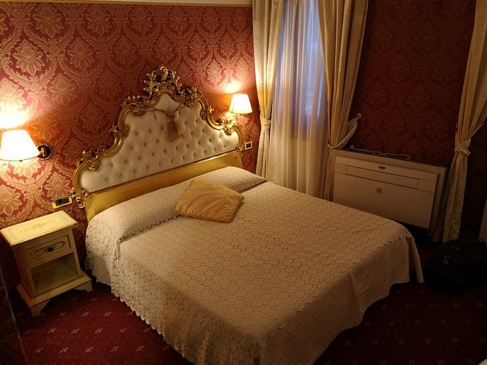 CA' DELLA LOGGIA - Prices & B&B Reviews (Venice, Italy)