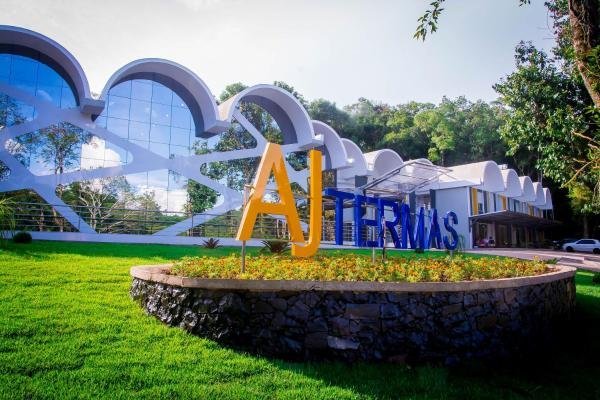 Farroupilha passa a contar com águas termais no Thermas Clube Parque das  Águas